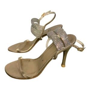 #150 STAURT WEITZMAN embellished heels